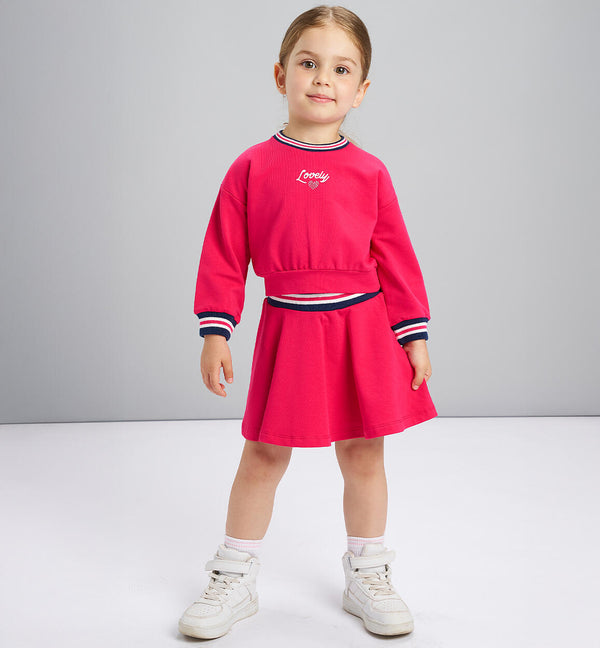 Girls’ outfit with skirt